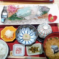 対馬のどぐろとイカ活き造り 博多 魚蔵 都ホテル店 - 活きいか御膳
