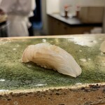 鮨 七海 - 平目。塩とすだちでいただく