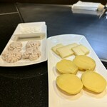 鉄板焼 石狩 - 季節の焼き野菜
      十勝産 熟成ポテトのモールウォッシュ焼き