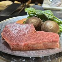 鉄板焼 石狩 - 石狩厳選 A-5 北海道敷島ファーム産黒毛和牛「白老和牛」
                    サーロインステーキ100g