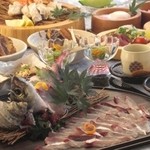 いけす割烹平家 - 関アジなど、地元の新鮮な食材を中心に揃っています