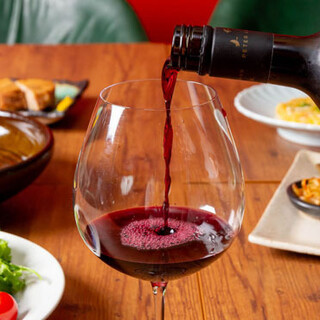 ビールから日本酒まで。春巻きと合わせるドリンクは充実の品揃え