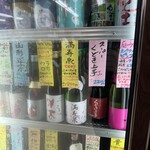 かがた屋酒店 - まだ普通にあった！一升瓶もあったよ！