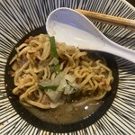 煮干しのビリー - 残った煮干し豚骨スープをかけて！