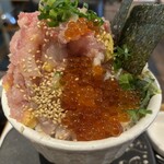 シハチ鮮魚店 - 