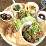 アルバーチョ - 本日のランチ 〜油淋鶏〜