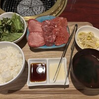 焼肉ギュウミー - 