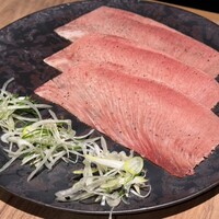 焼肉ホルモン 稲田 - 黒タンの焼きしゃぶ1,400円×3