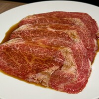 焼肉ホルモン 稲田 - 極上牛のミルフィーユ焼き2,900円×3
                    北海道YAZAWA BEEF