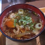 浪花焼肉 肉タレ屋 - 半分がお肉のお味噌汁