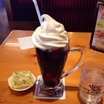 コメダ珈琲店 - クリーム珈琲 500円 アイス珈琲にソフトクリームが乗ってます