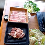 しゃぶ葉 - 豚ばらと鶏肉で十分！うまい！