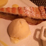 テート・ア・テート - はちみつクリームのロールケーキ・バナナのタルト・フルーツグラタン