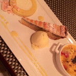 テート・ア・テート - はちみつクリームのロールケーキ・バナナのタルト・フルーツグラタン