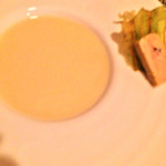 テート・ア・テート - 春キャベツのポタージュ・プチフォアグラ添え