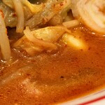 蒙古タンメン中本 - 香辛料の効いたスープ