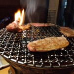 炭火焼肉 ひびの亭 - 