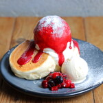 ベリーベリーパンケーキ