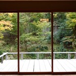 美山荘 - 室内から