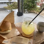 はちのたね - はぎかまバーガーと夏みかんジュースのセット