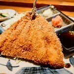 食堂わた - 見事な"揚げ技"による、絶品 "アジフライ"。