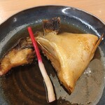 すし江戸 - ブリカマ煮