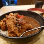 伝説のすた丼屋 - 料理写真:唐揚げカレー
