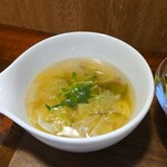 キッチン ブルー グローブ - 白菜スープのアップ
