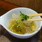 キッチン ブルー グローブ - 具沢山なスープ