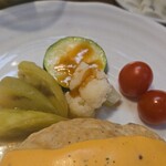 キッチン ブルー グローブ - 備え付け野菜のアップ