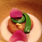 Kotori Tei - 煮物替り鶏団子トマト射込み
                        花弁紅芯大根、屈
                        豆乳餡、辛子
                        