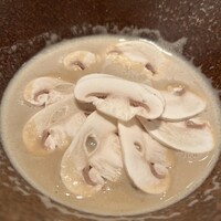 スブリム - スペシャリテ　発酵マッシュルームスープ　独特な酸味がめちゃ美味しかった