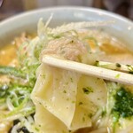 らーめん め組 - 雲呑アップ