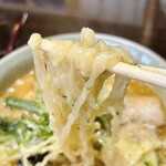 らーめん め組 - 麺アップ
