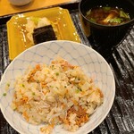みつき - ⑮セコ蟹(雌、丸ごと4匹使用)炊き込みご飯
      ⑯滑子入りお味噌汁
      ⑰お漬け物(昆布、刻み白菜)