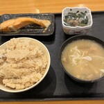 御徒町小町食堂 - 松茸ご飯と銀鮭塩焼き