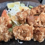 市場食堂 駅前 - ボリューム満点の唐揚げ