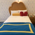 ディズニーアンバサダーホテル - ヘッドボードがドナルドの足になっています(ᵒ̤̑ ₀̑ ᵒ̤̑)wow!*✰