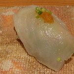 鮨 おさむ - かわはぎ、中に肝