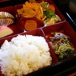 Oshokujidokoro Matsu Ya - 日替り定食(580円)　この日は幕の内弁当タイプ