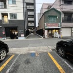 とんちゃんや ふじ - 左側がはなれになります