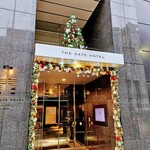 R restaurant & bar - 