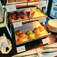 R restaurant & bar - 