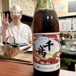どぜう・四季料理 やぶや - 京料理の定番、『千鳥酢』と大将のピース(^^)
      やぶやではもずく酢などのそのまま酢を飲めるような料理には、この千鳥酢を使っているんだそうですよ！