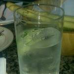 ピーク・ラウンジ - ジントニック とても、美味しいです