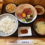 かんのん - 刺身定食、見事なレイアウト