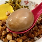 帆帆魯肉飯 - 魯肉飯 煮卵