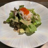 鉄板焼 花 - 海鮮サラダ(ズワイガニとカニ味噌ソース)