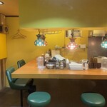 ポークビンダルー食べる副大統領 - 店内