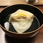 木山 - お椀
      太刀魚　源助大根　湯葉